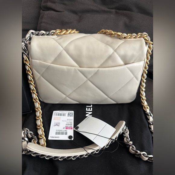 Chanel 19 Beige Bag NWT - Picture 4 of 14